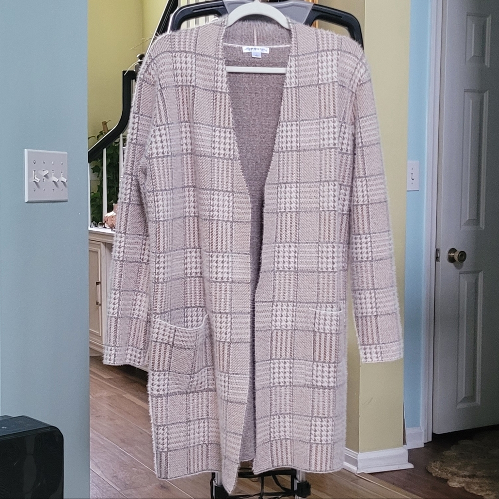 Passport Cream and Tan Checkered Open Front Cardigan Size Large